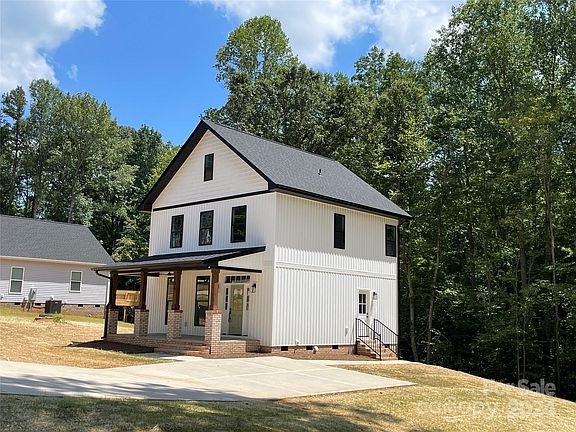 2nd image of 706 Dalton Creek Ln