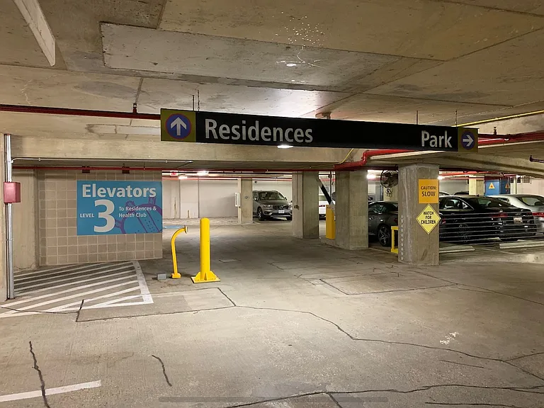 Amenity - Parking Garage (fee)