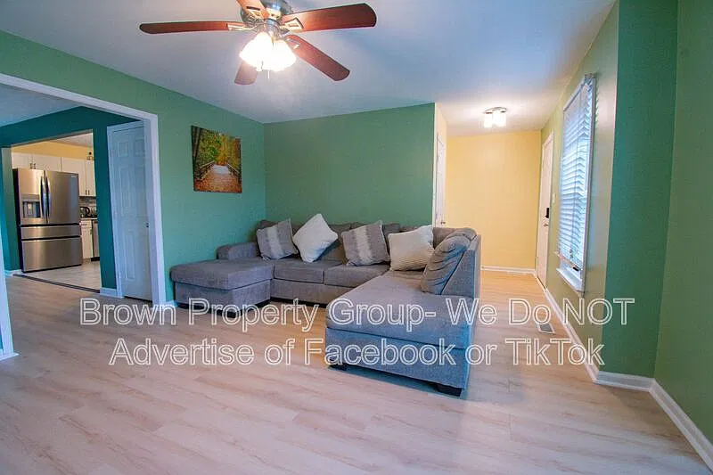 3 bed, 2.5 bath, 1618 sqft, $1,800 — Photo 3