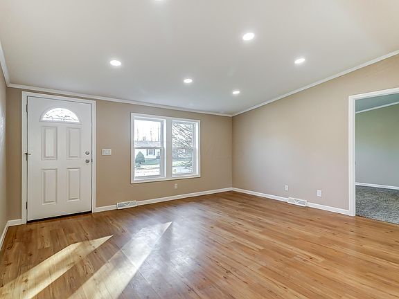 4th image of 972 Northbrook Ct