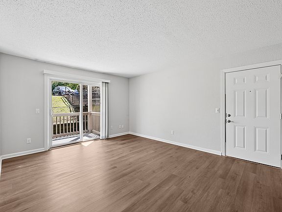3rd image of 100 Tanglewood Ct #2-231