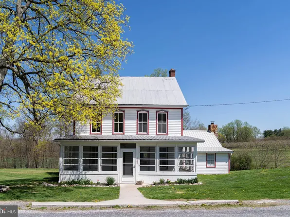 1085 Winding Rd, Biglerville, PA 17307