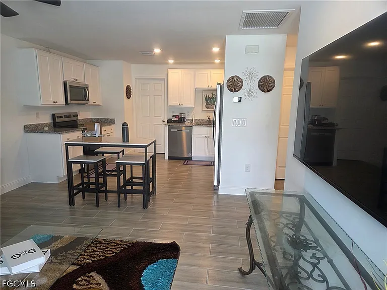 2156 Edison Ave — Photo 10