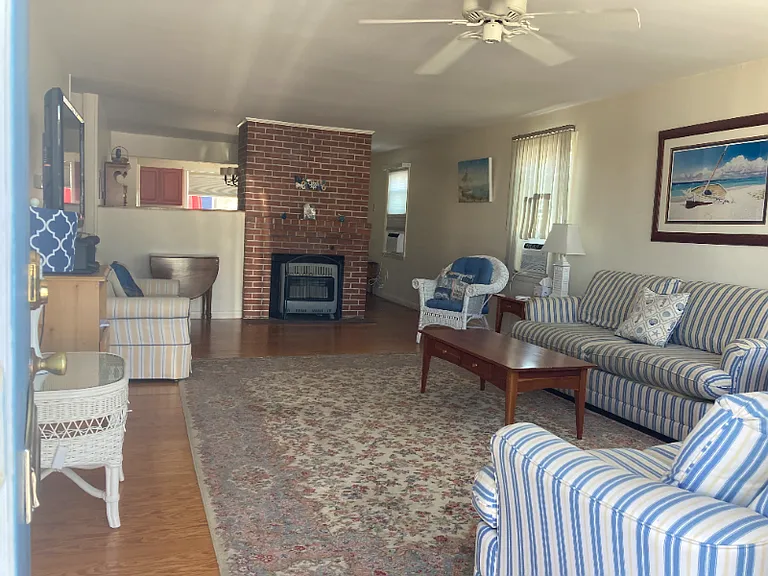 15 Bragg Ave — Photo 10