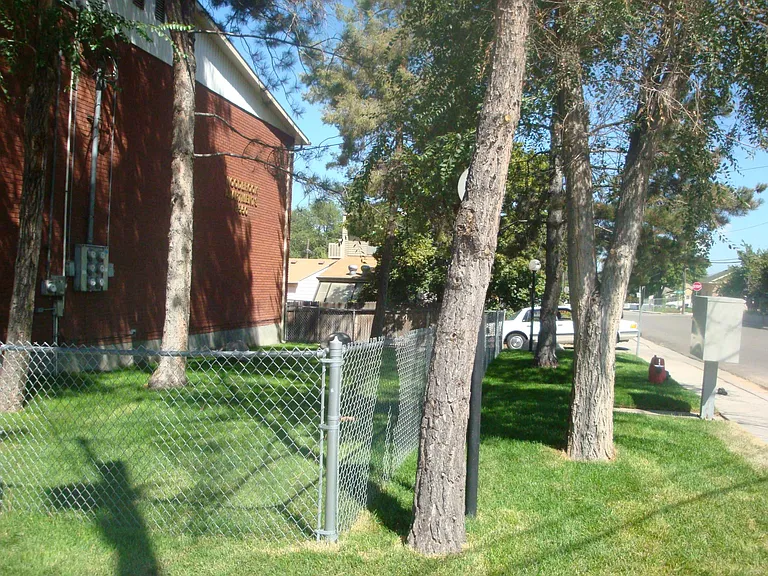 Woodbrook Fenced Front yard