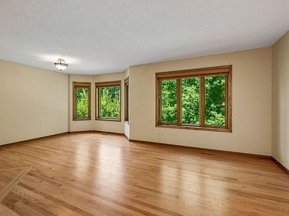 4th image of 10416 Briar Cir
