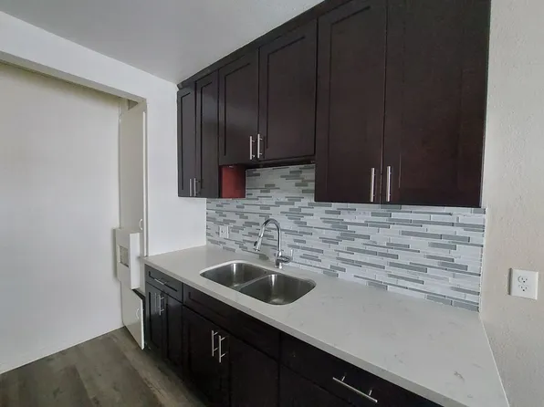 1131-1135 E. 4th St., 1131-1135 E 4th St #5, Long Beach, CA 90802