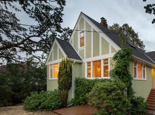 1959 Hampshire Rd, Oak Bay, BC V8R 5T9