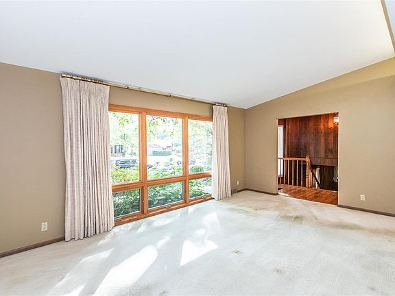 2nd image of 1449 Reauville Dr