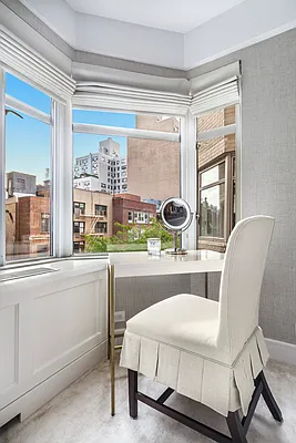 Sold by Compass | media 17