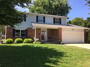 8 Lake Charles Dr, Saint Peters, MO 63376