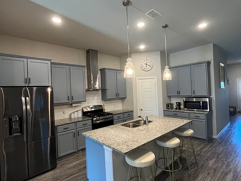 8709 Heliotrope Ln — Photo 17