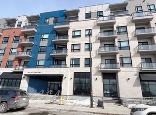 397 Codds Rd #415, Ottawa, ON K1K3X3