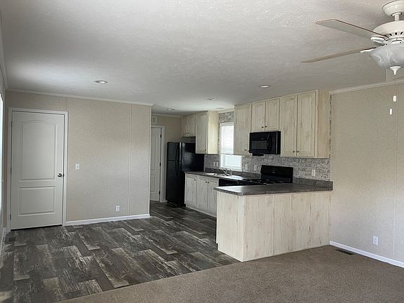 4th image of 574 S Strawberry Ln #266