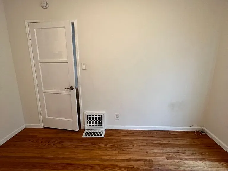 209 W Maple St #B — Photo 12