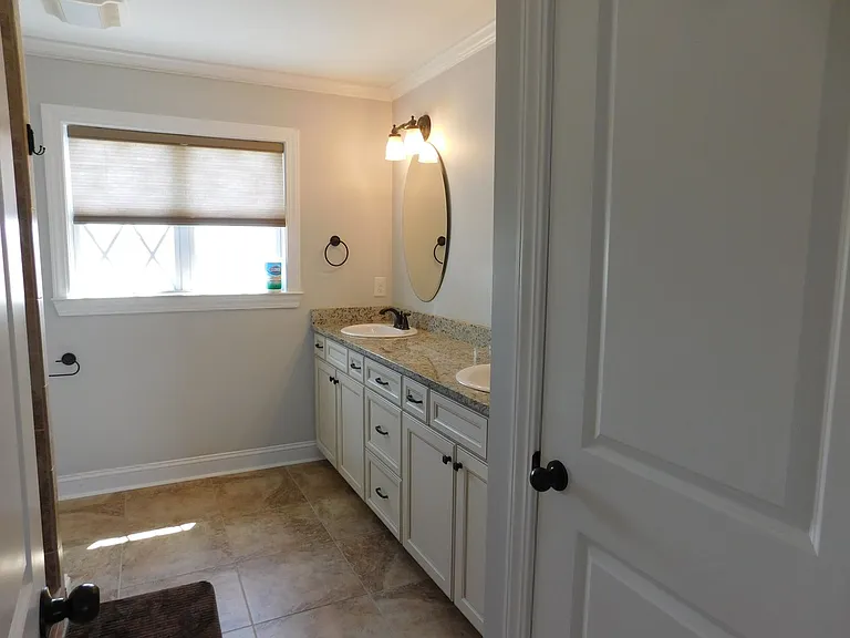 101 Staffordshire Dr — Photo 35