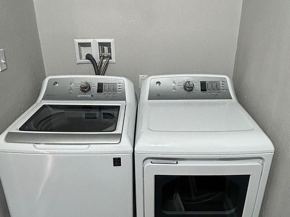 5th image of 406 E Jackson St APT 4
