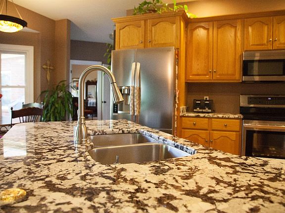 3rd image of 172 Palisades Pointe Dr
