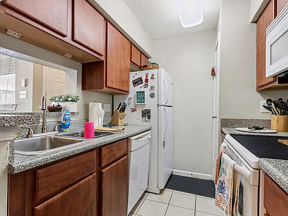 4th image of 3506 Cove View Blvd
