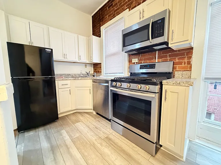 1242 S 2nd St — Photo 3