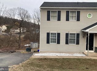 419 Grove Ave, Mohnton, PA 19540