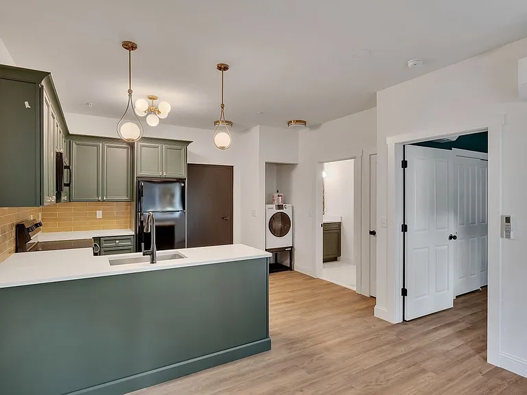 36 Pawling Ave #101 — Photo 8