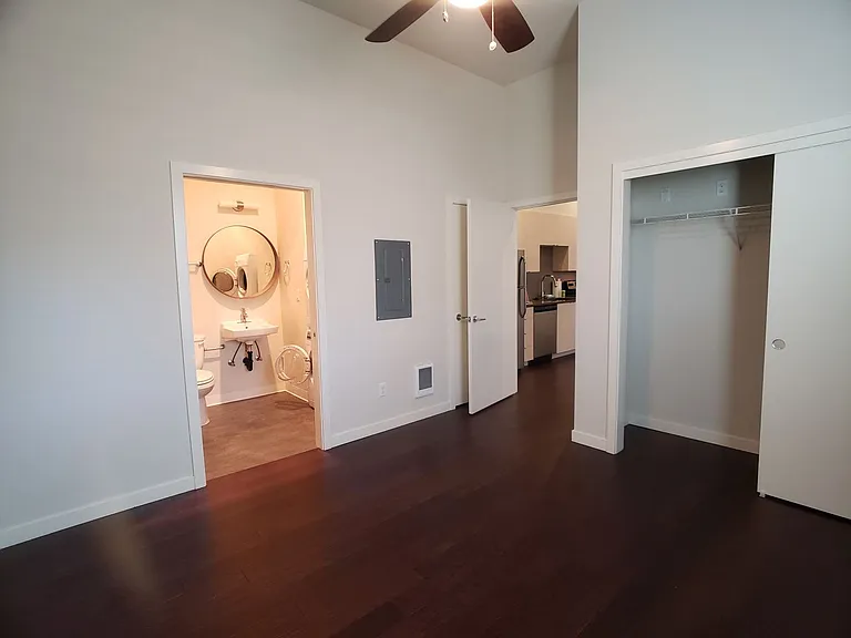 686 SE Spokane St #6 — Photo 21