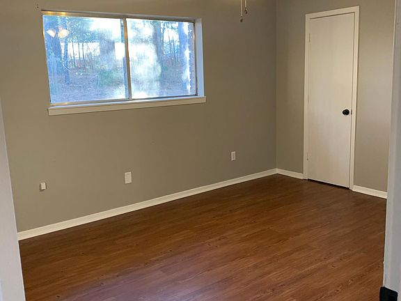 3rd image of 102 Texas Ave