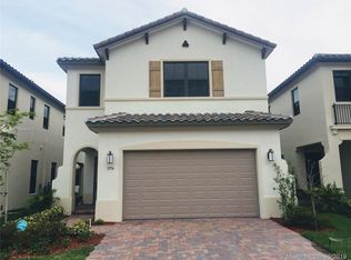 3554 W 97th St, Hialeah, FL 33018