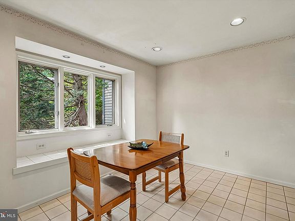 5th image of 1230 Princeton Ln #1230