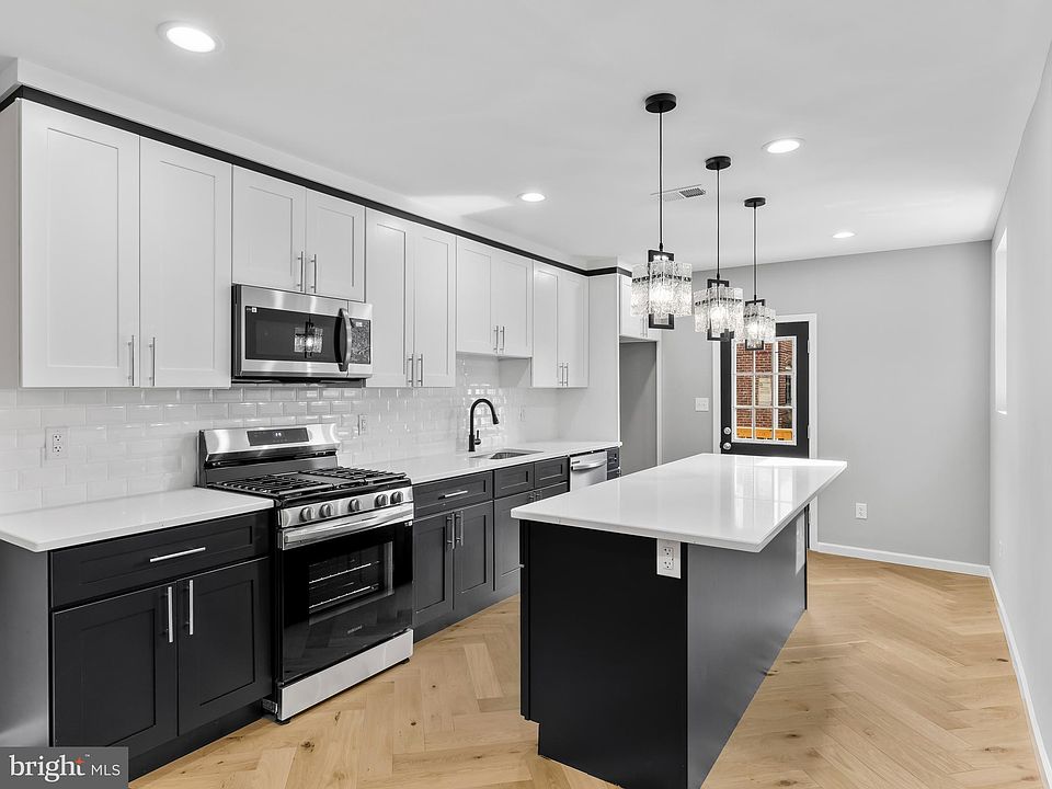 1st image of 1622 W Godfrey Ave