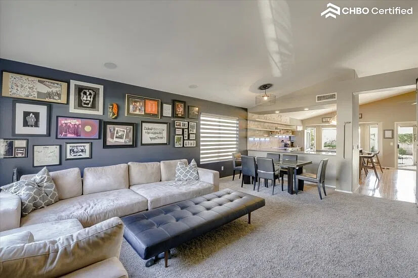 Furnished Glendale Home Office and Pool — Photo 4