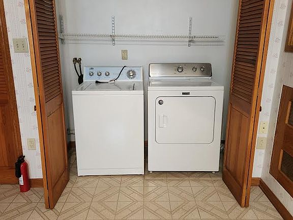 Washer/dryer in kitchen