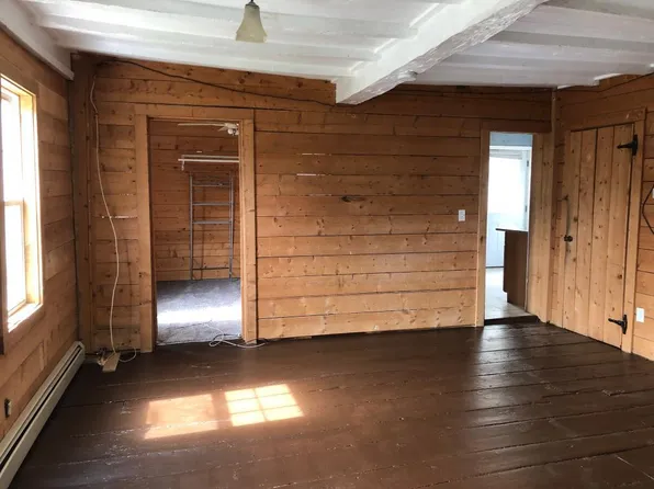 33 Carmichael Ln, Charlestown, RI 02813