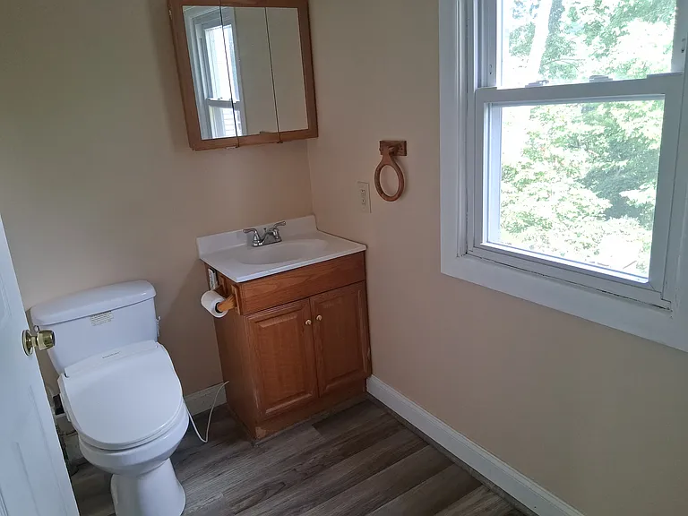 1543 Front St — Photo 9