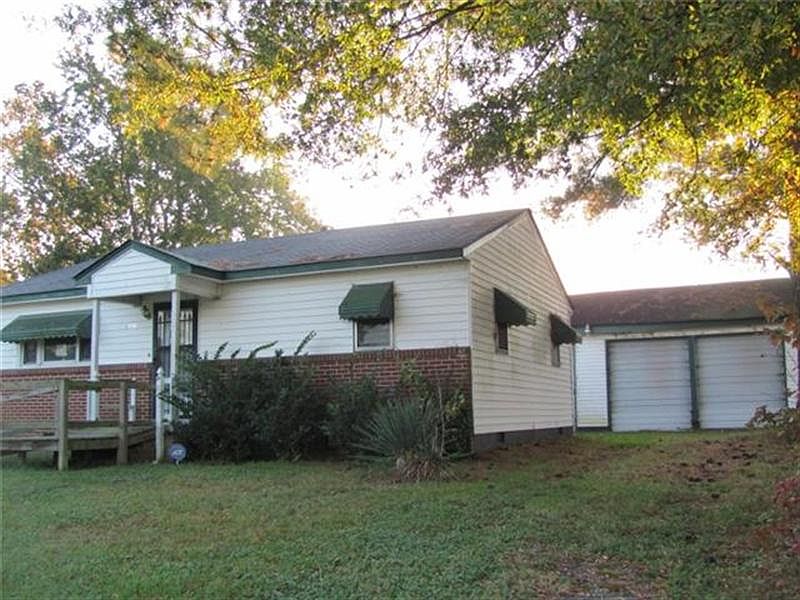 2nd image of 1207 Truman Rd