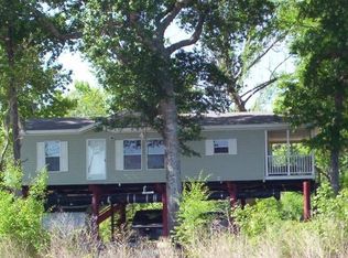 102 Sandbar Dr, Surrency, GA 31563