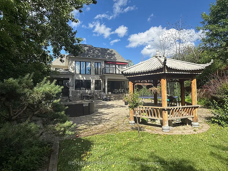 3568 Joan Dr — Photo 44