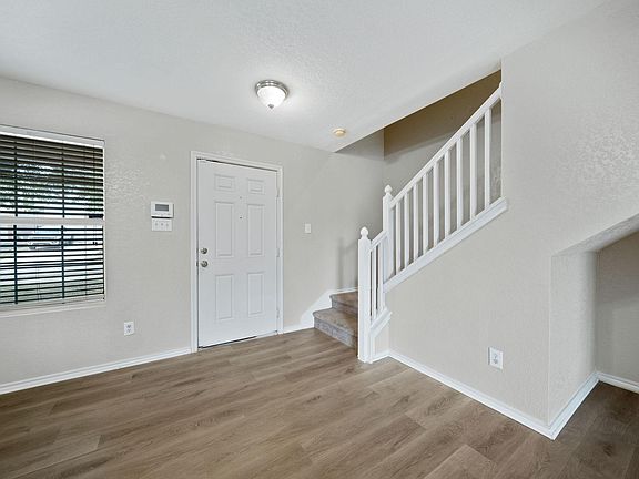 5th image of 613 Gatewood Briar