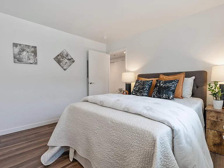 5270 College Ave #8 — Photo 12
