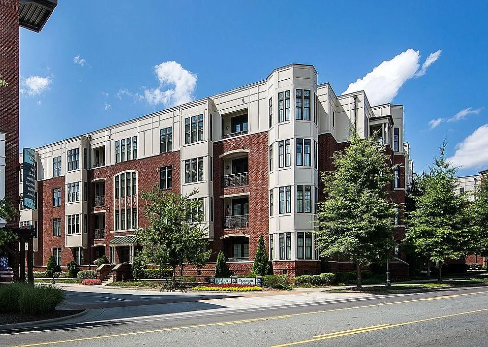 2810 Selwyn Ave #214