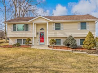 51 Amy Todt Dr, Monroe, NY 10950