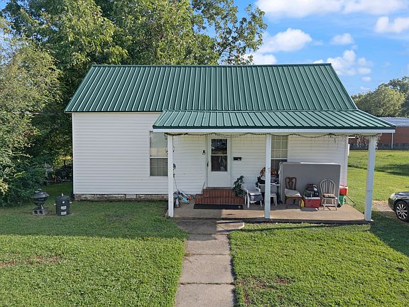 4th image of 122 Church St
