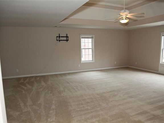 5th image of 1808 Macy Ln
