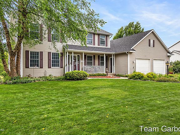 2nd image of 2155 Waterbury Dr SE