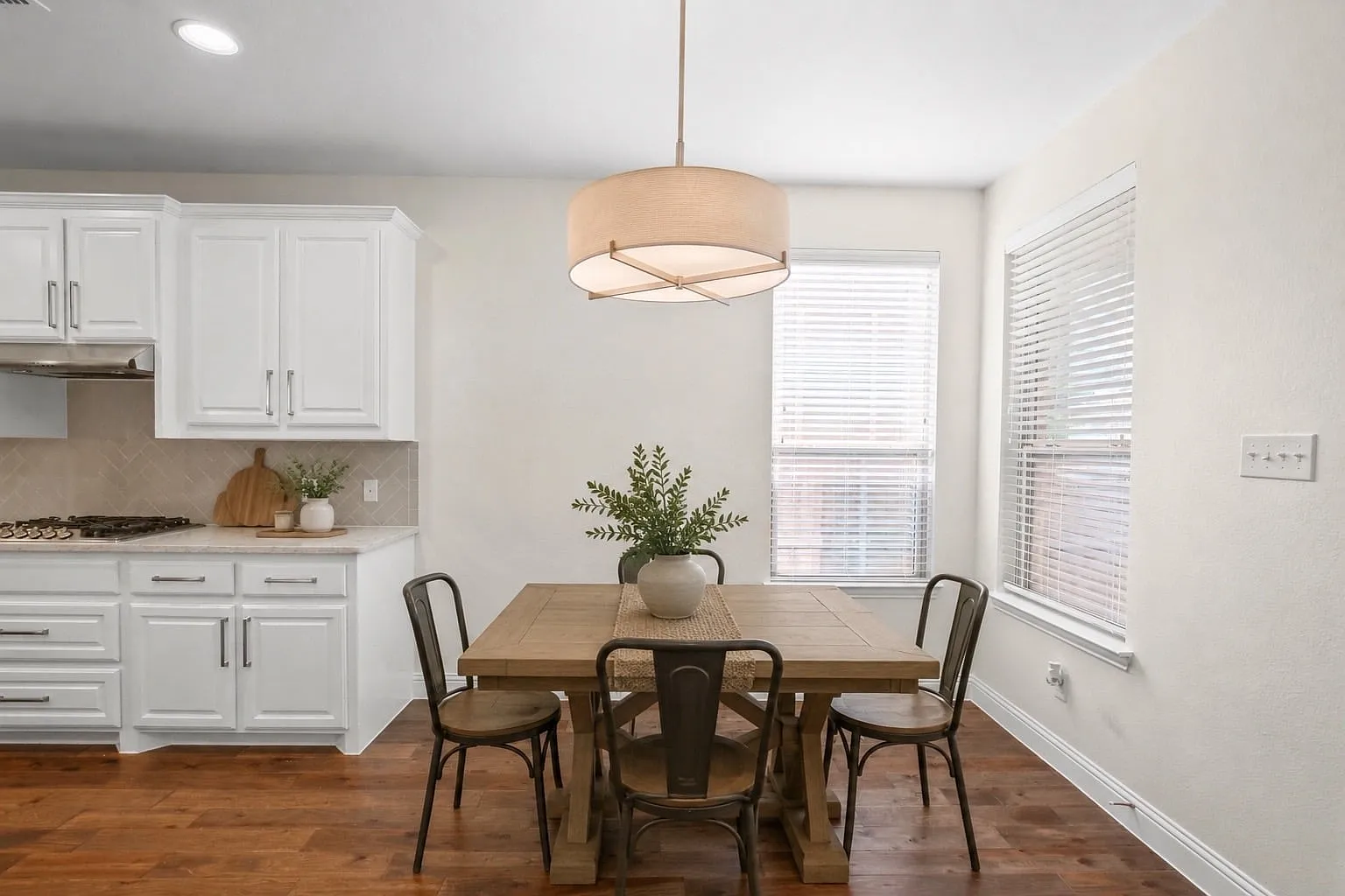 4 bed, 3041 sqft, $3,600 — Photo 3