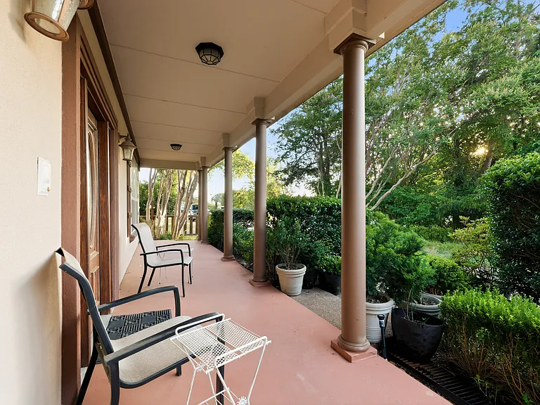 2720 Oates Dr — Photo 14