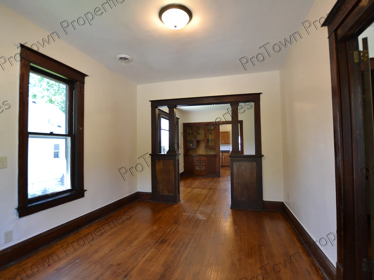 3 bed, 1.0 bath, 817 sqft, $1,225 — Photo 3