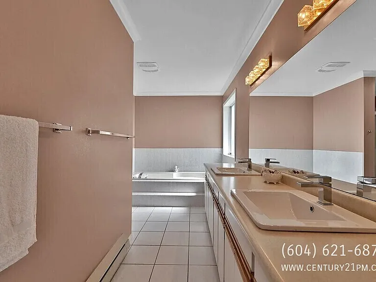 32186 Elkford Dr #UPPER — Photo 19