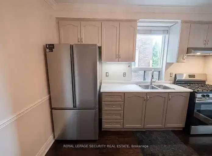 380 Crawford St — Photo 2